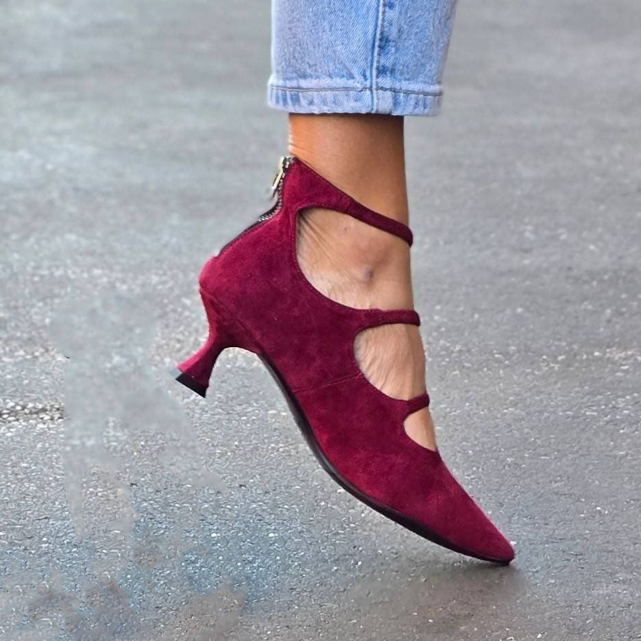 DECOLTEU CU BRĂȚĂRI ȘI TOC MIC